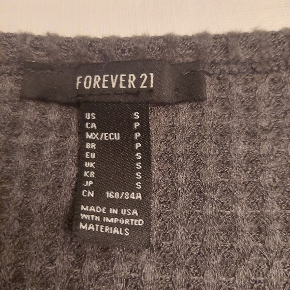 Forever 21 Grey Wrap Front Soft Waffle Knit Oversized Sweater Size Small - Picture 7 of 9